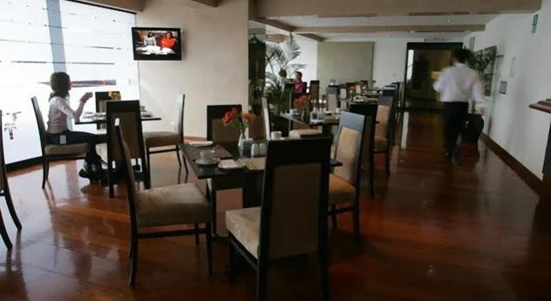 Thunderbird Hotel Fiesta & Casino Lima Buitenkant foto